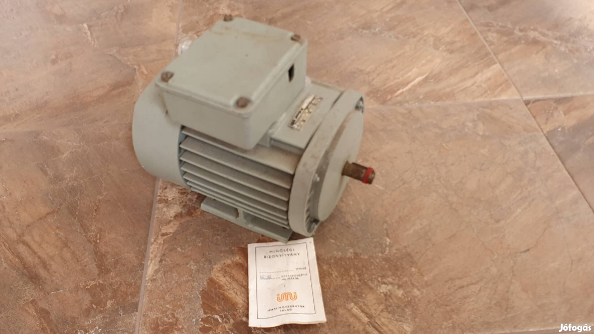 Villanymotor IMI, 220 V, 250 W.