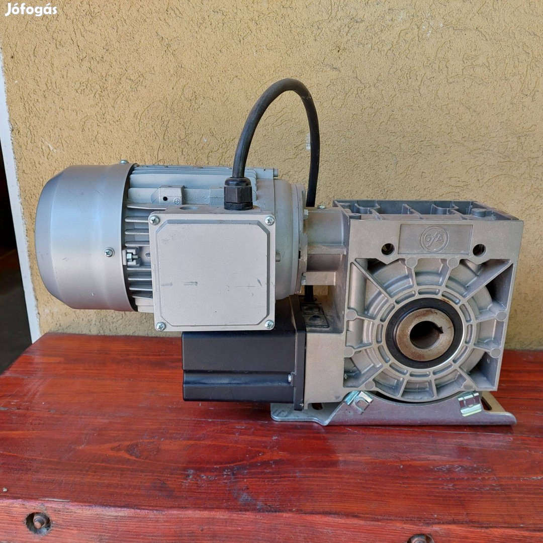 Villanymotor, hajtóművel