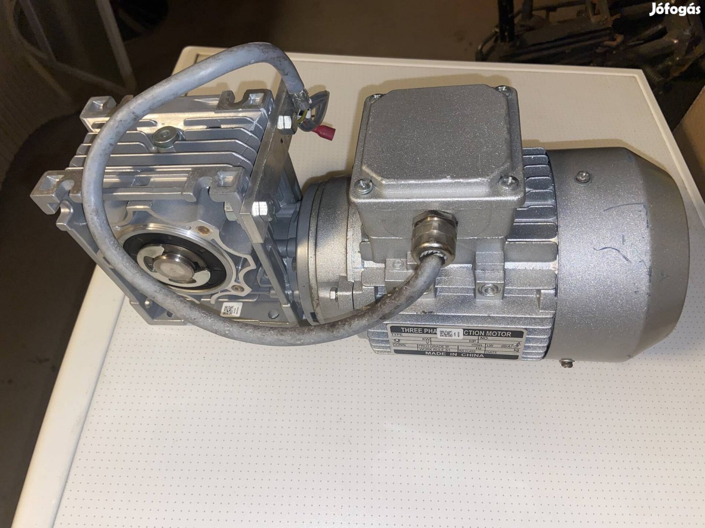 Villanymotor áttétes