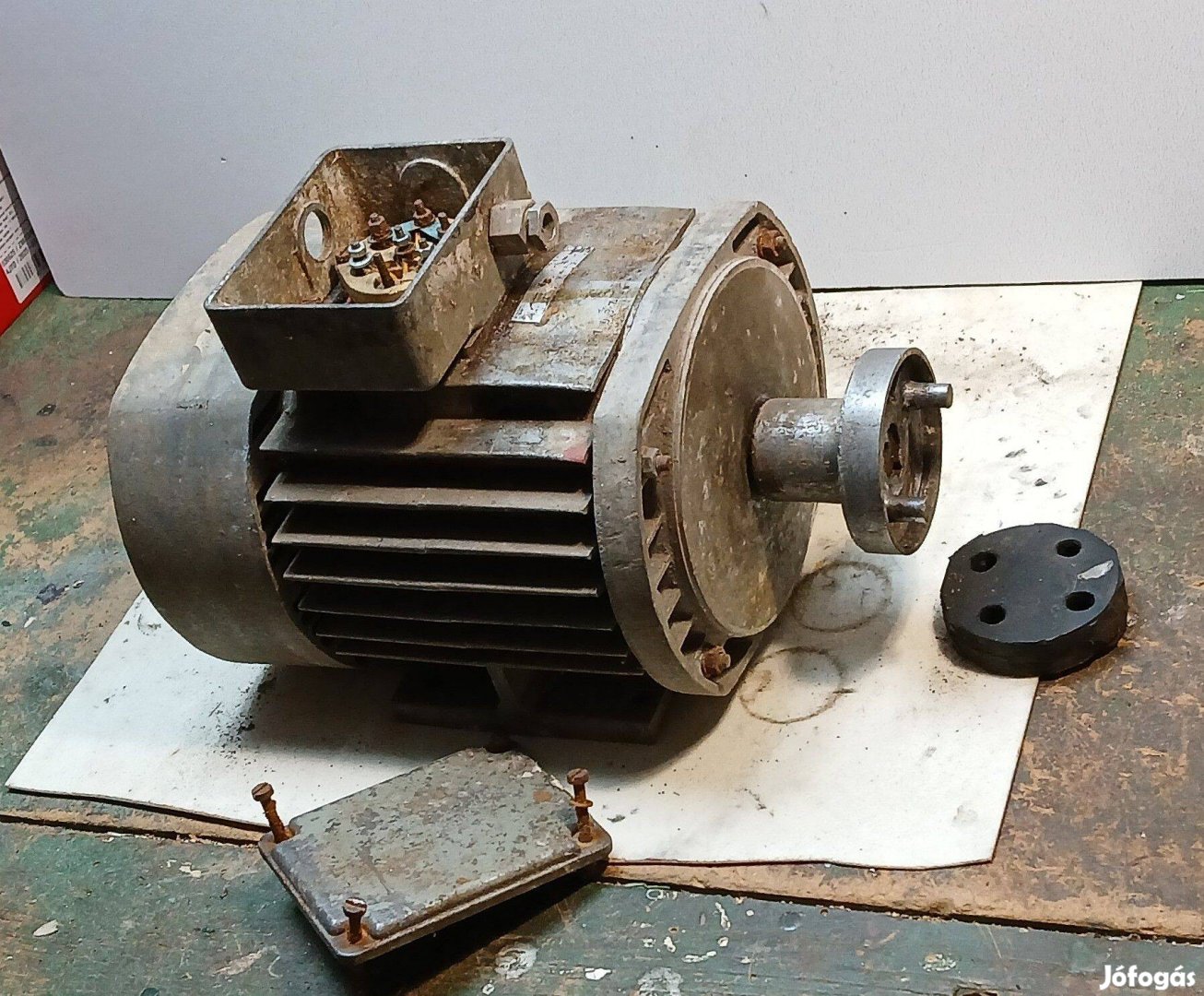 Villanymotor jó áron eladó