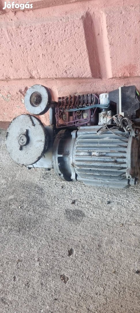 Villanymotor szöghajtással