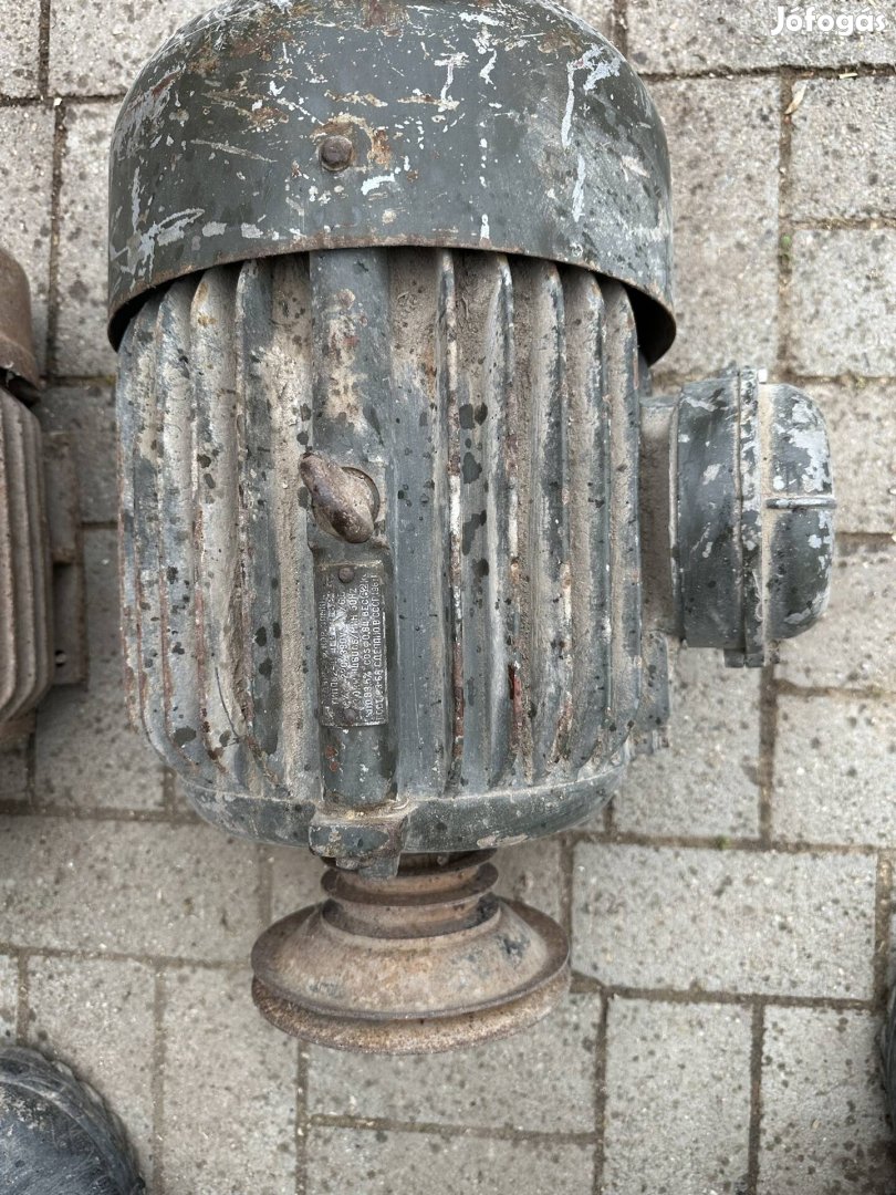 Villanymotorok eladók.