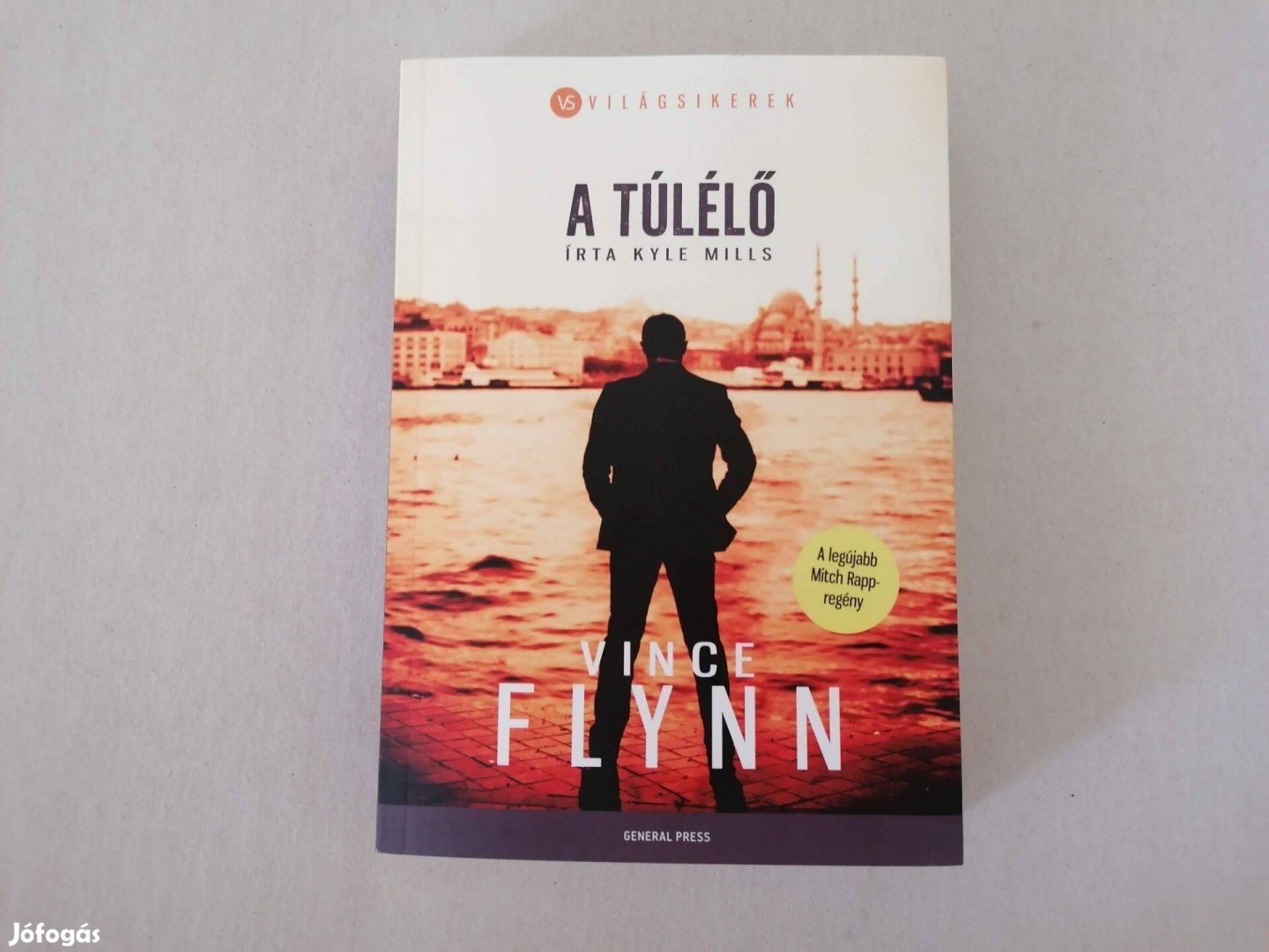 Vince Flynn A túlélő című Új könyve akciósan eladó !