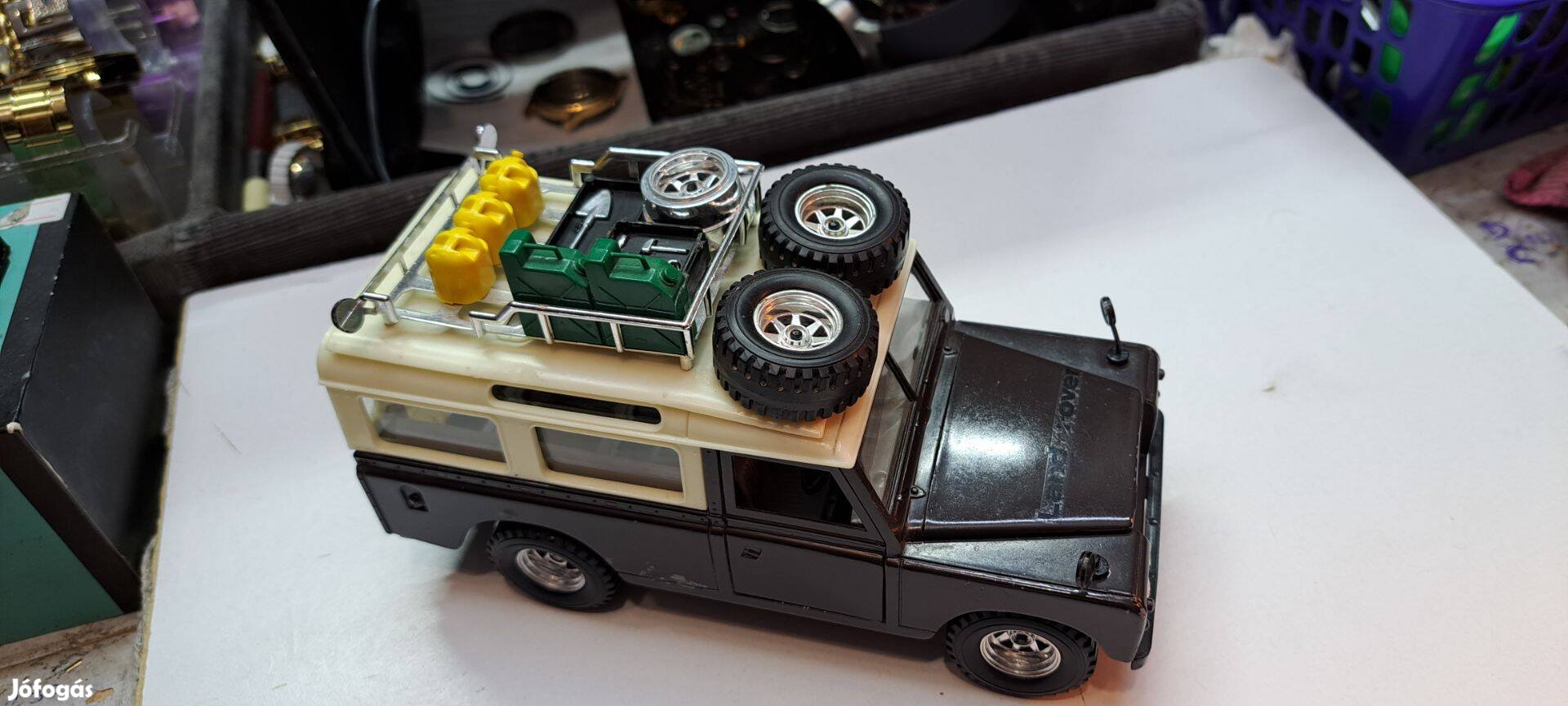 Vintage Bburago Land Rover
