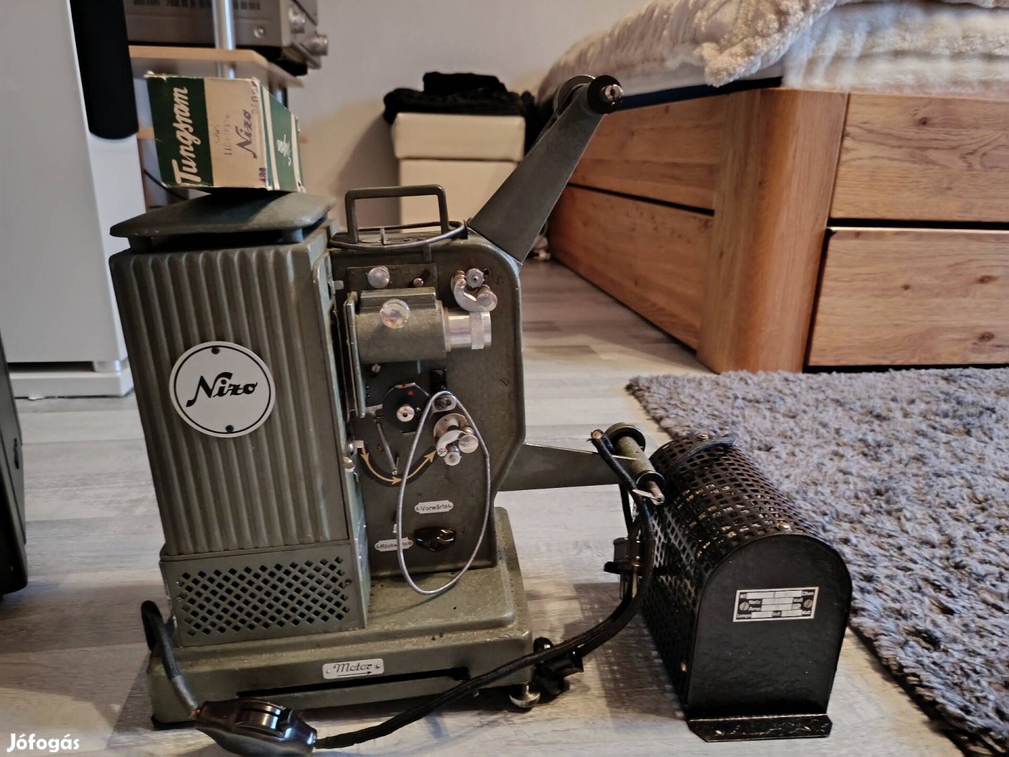 Vintage Nizo filmvetítő - eredeti hordtáskával