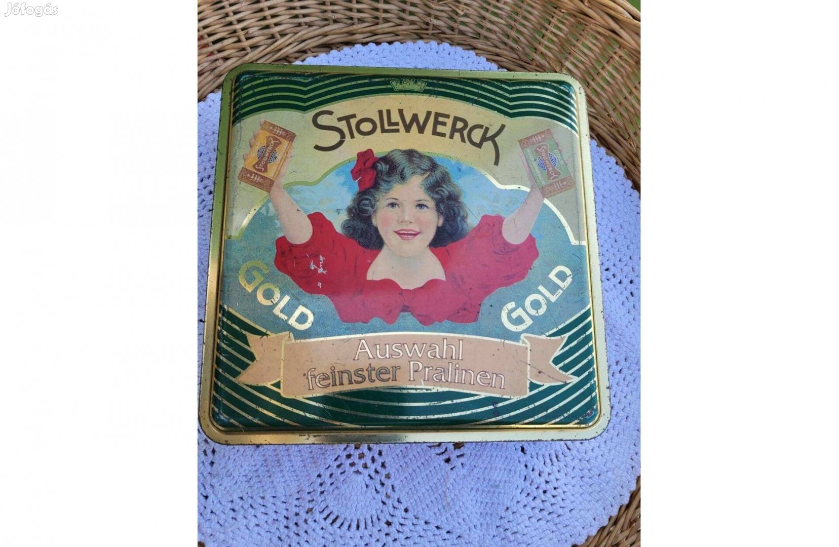 Vintage Stollwerck arany jelenetes fém díszdoboz