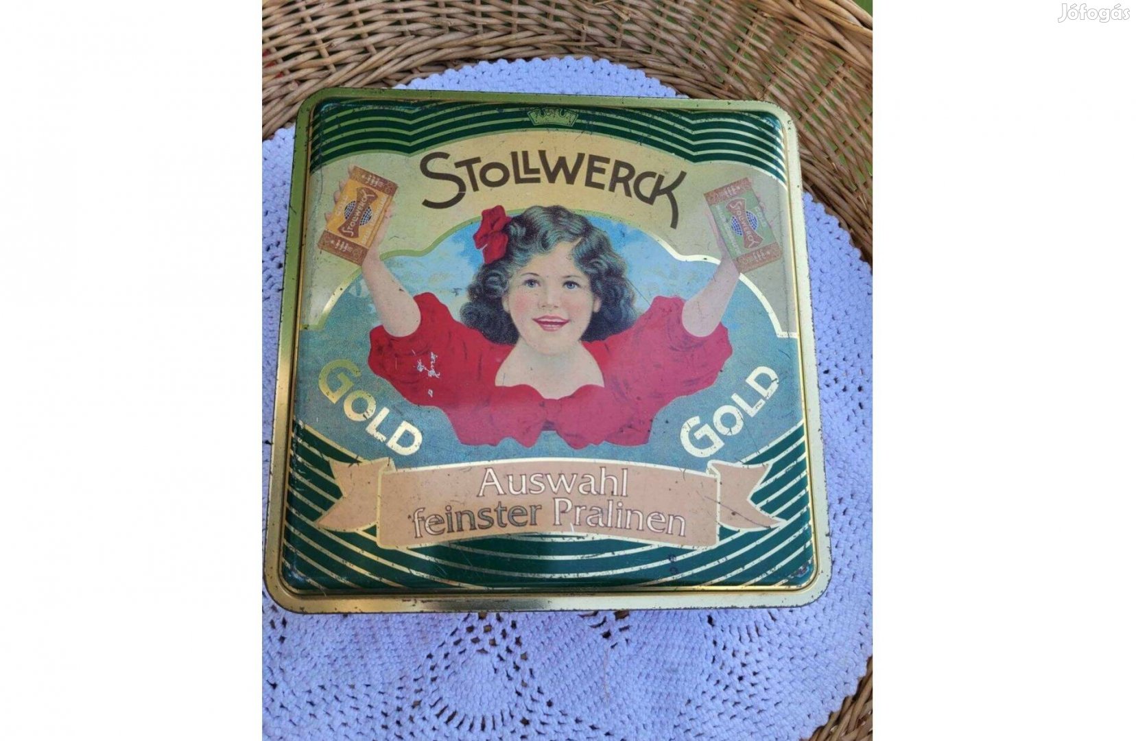 Vintage Stollwerck arany jelenetes fém díszdoboz