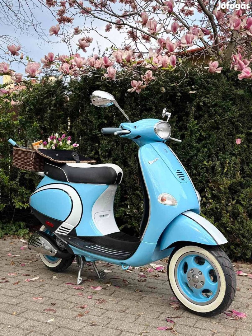 Vintage Vespa ET2