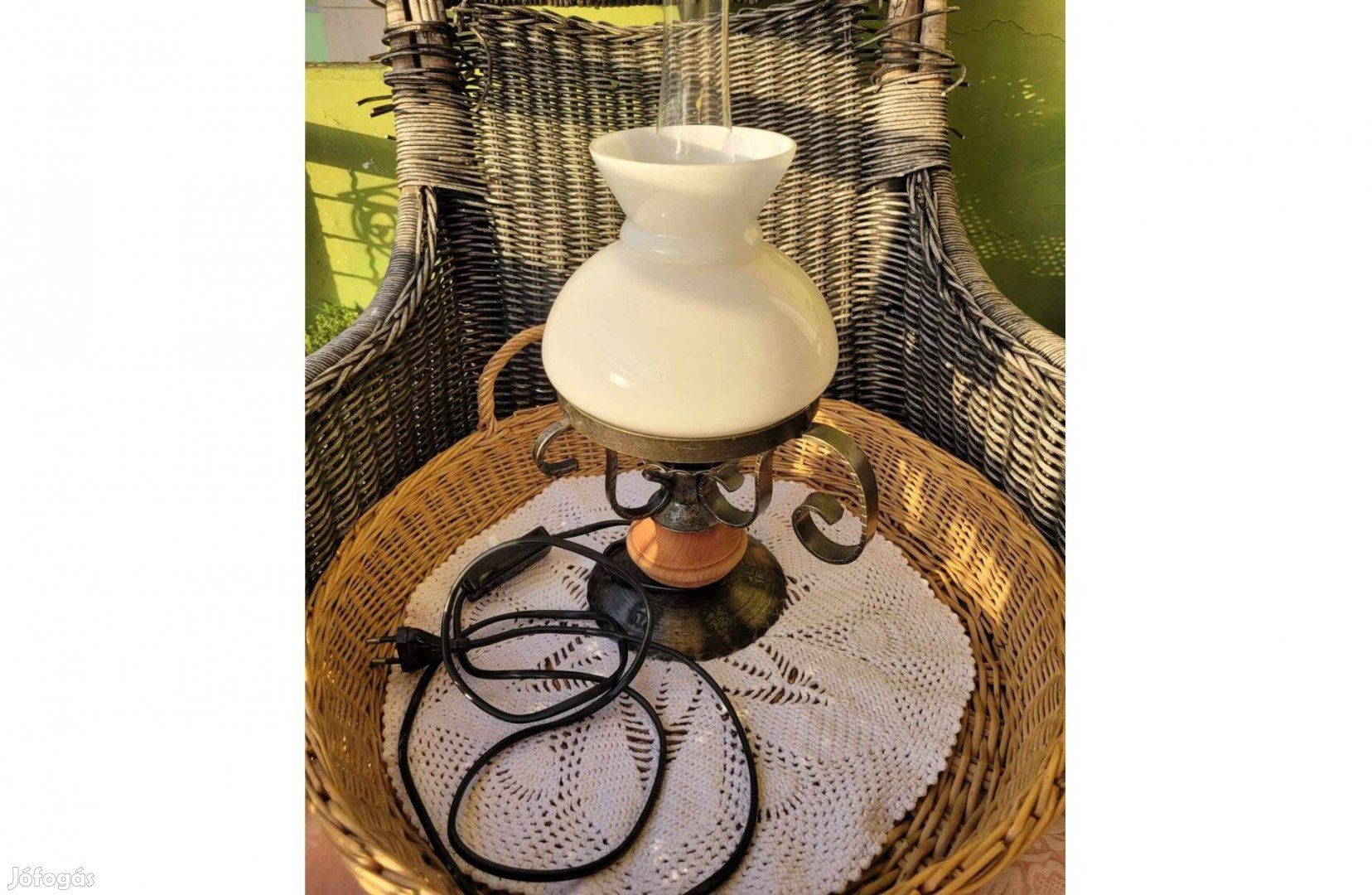 Vintage, kovácsoltvas üveg búrás - cilinderes asztali lámpa