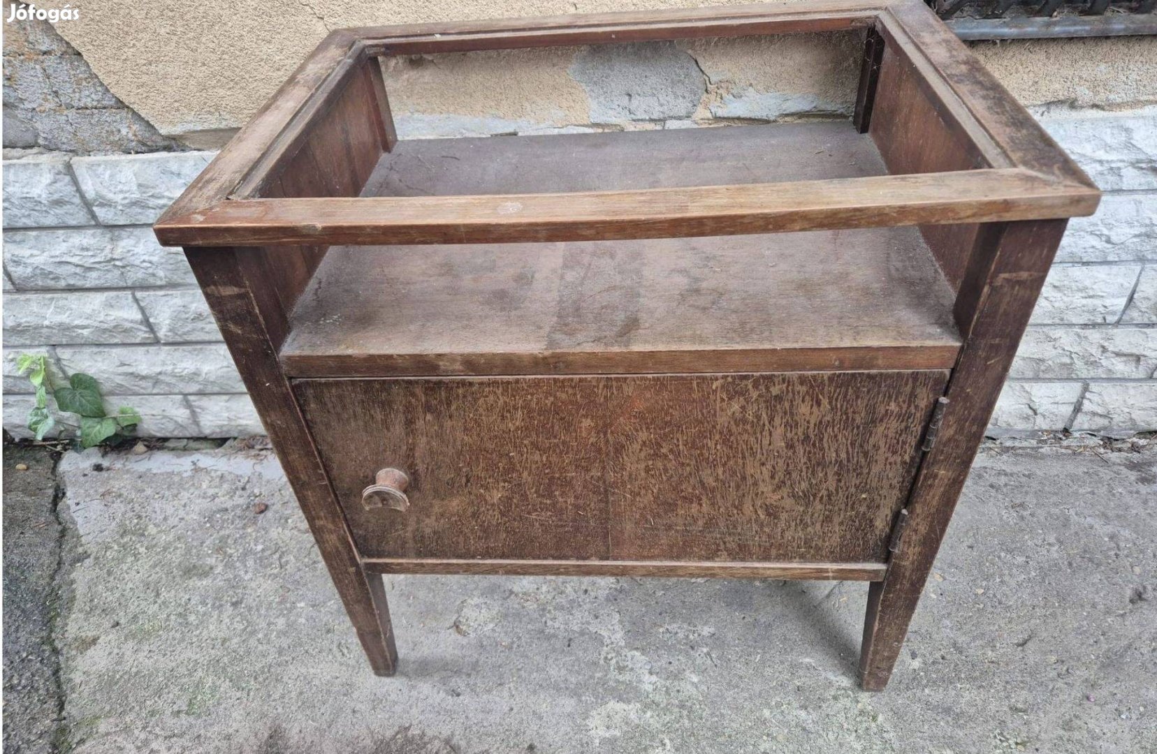 Vintage éjjeliszekrény