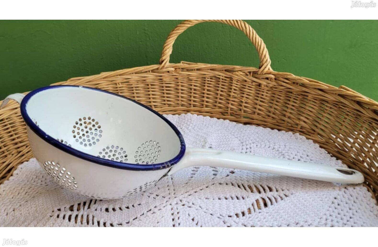 Vintage fehér bonyhádi zománcos szűrő