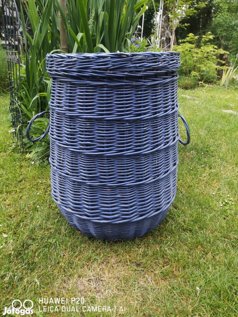 Vintage kék rattan/fonott kosár