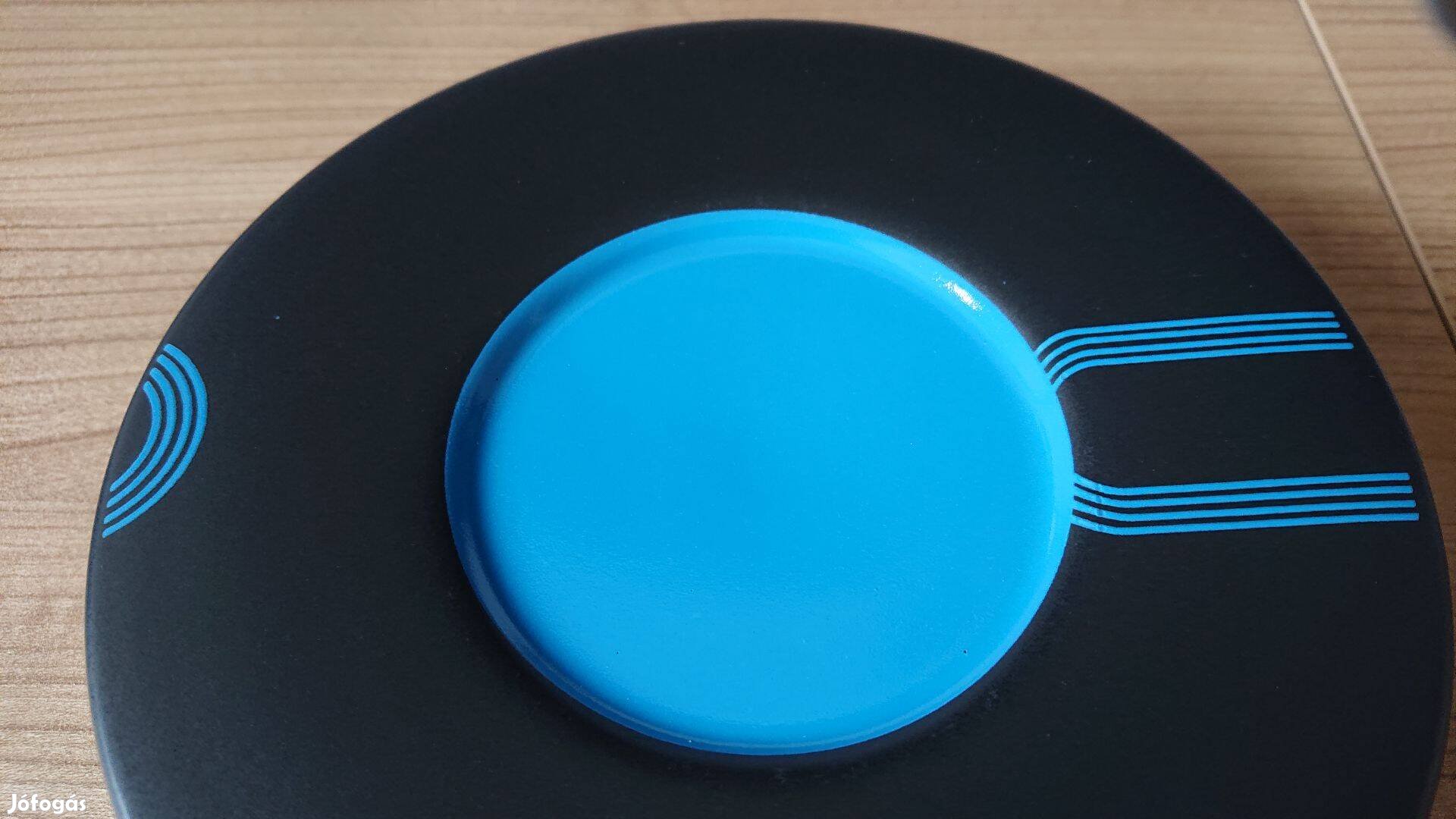 Vintage stílusú kék-fekete tányérok IKEA-ból