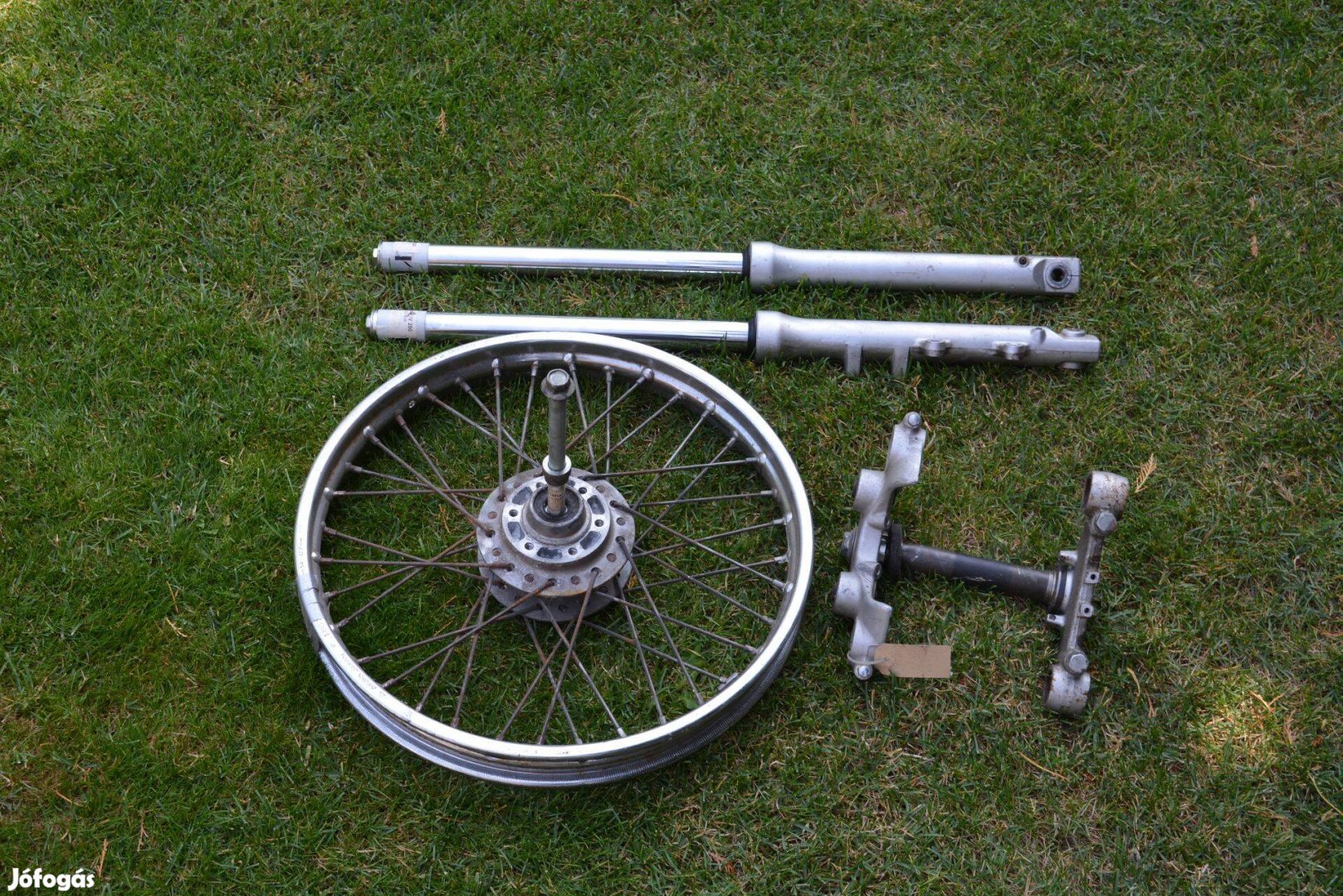 Virago XV 125 250 Yamaha első futómű kerék villahíd