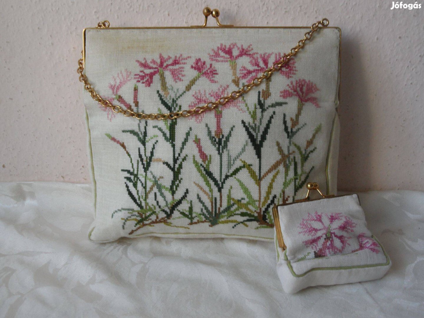 Virágos, hímzett textil női táska, ridikül + pénztárca