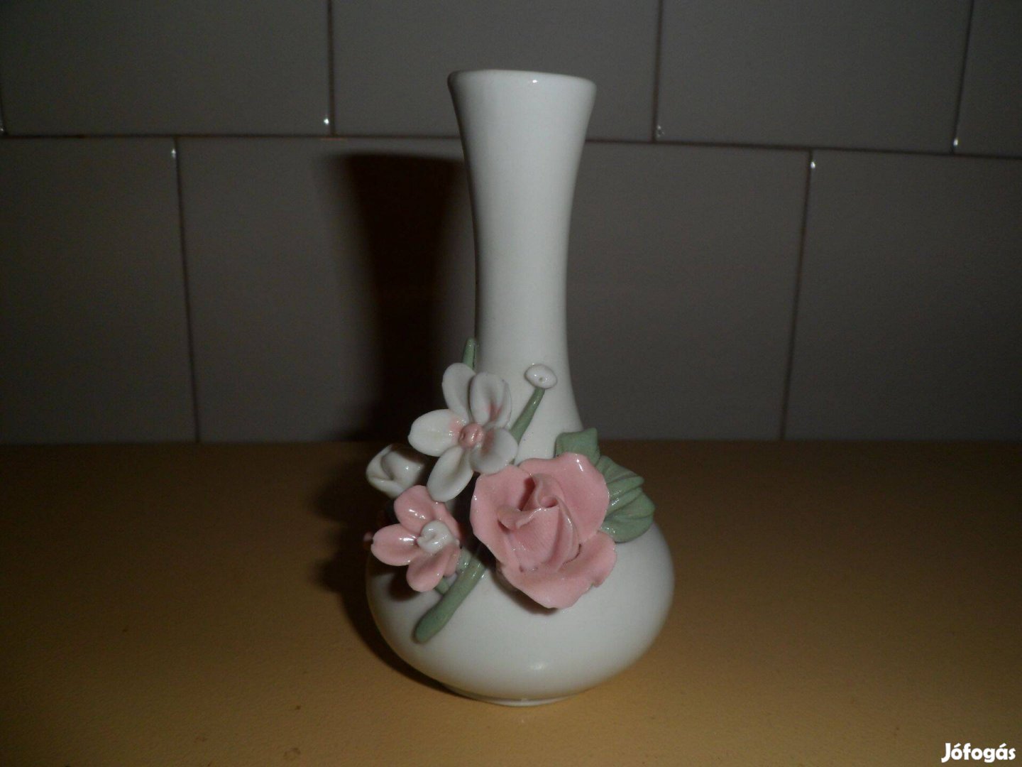 Virágos porcelán váza