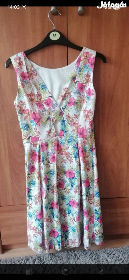 Virágos ruha