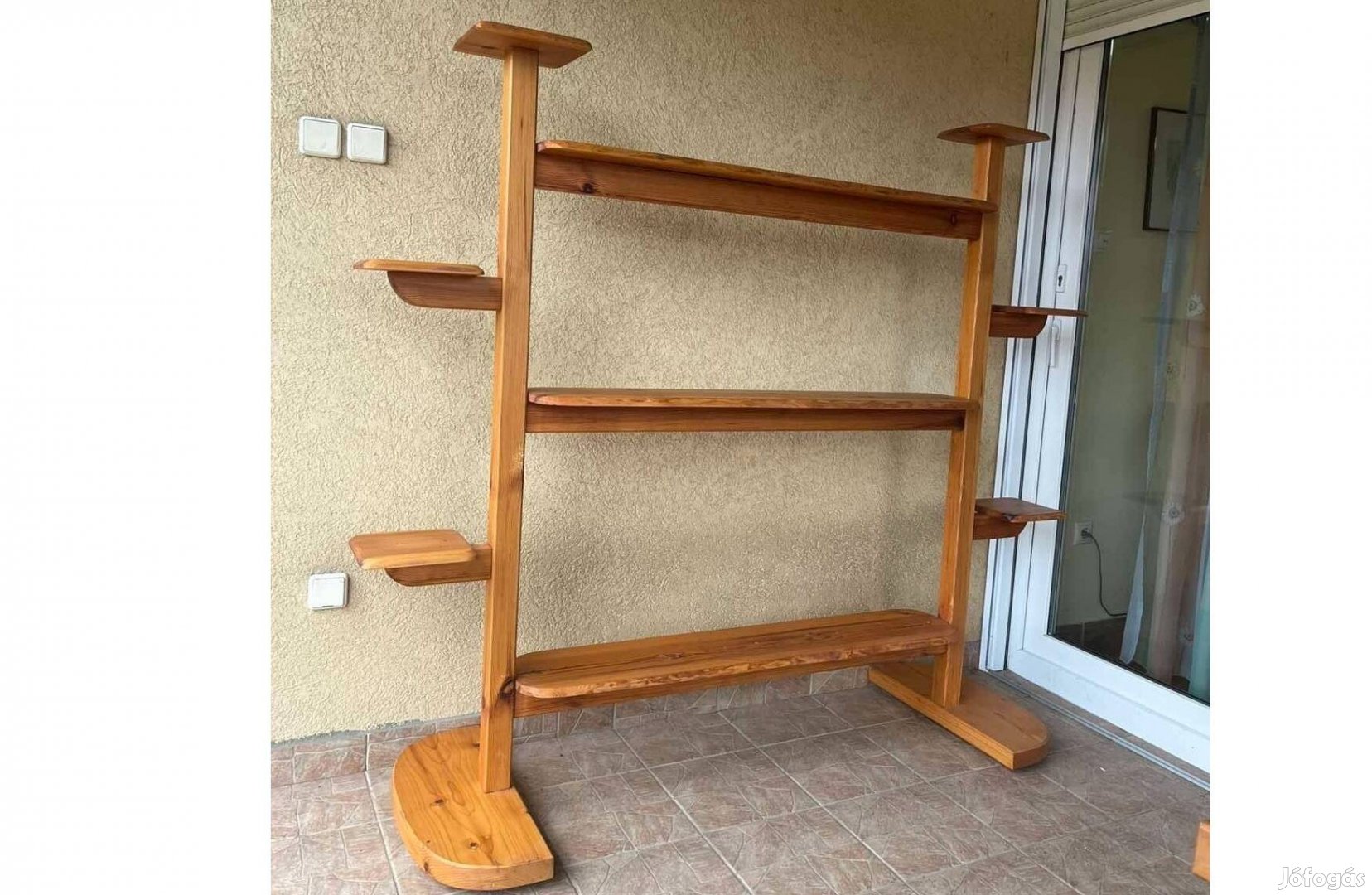 Virágtartó állvány