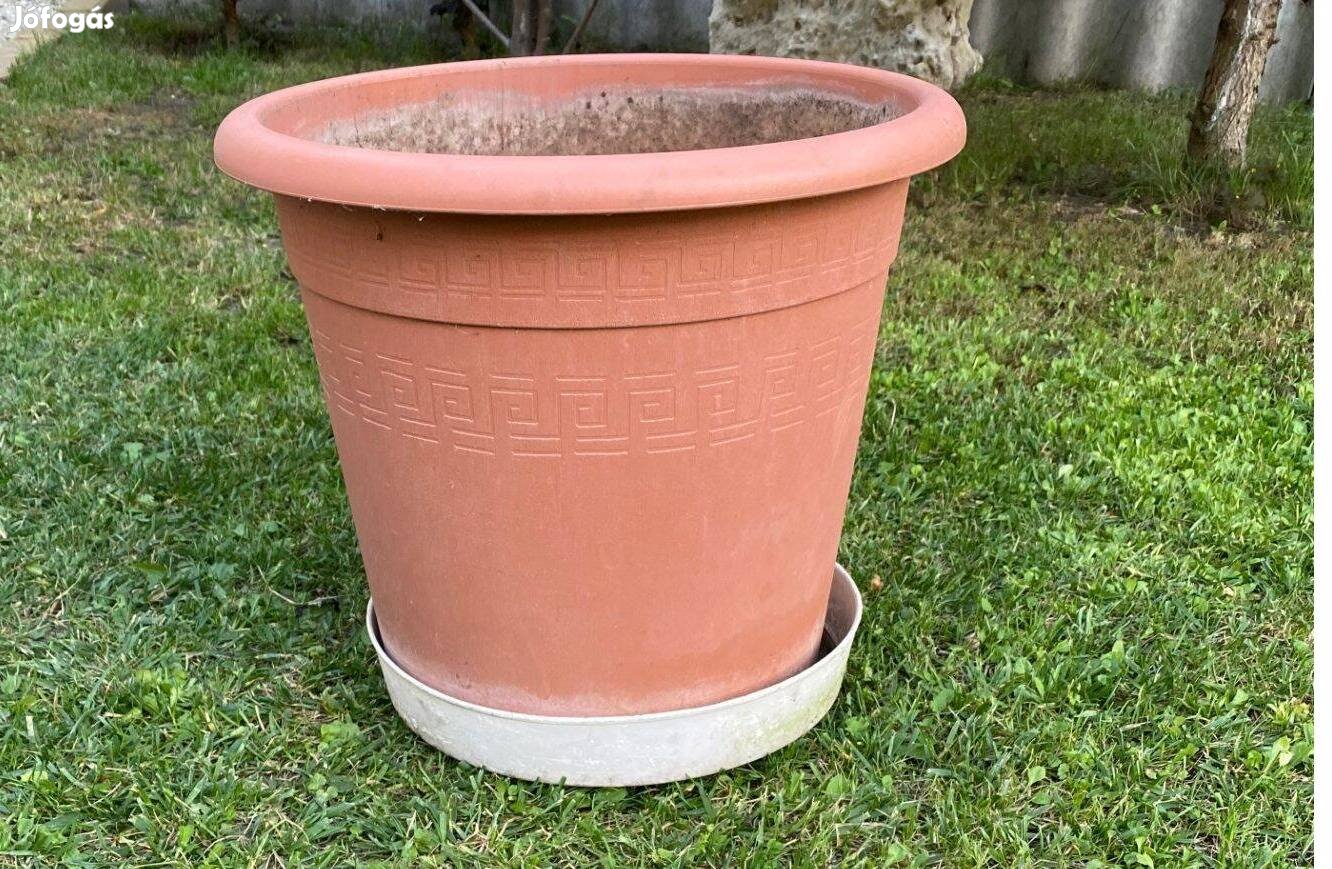 Virágtartók virágládák akasztós tartók többféle méretben