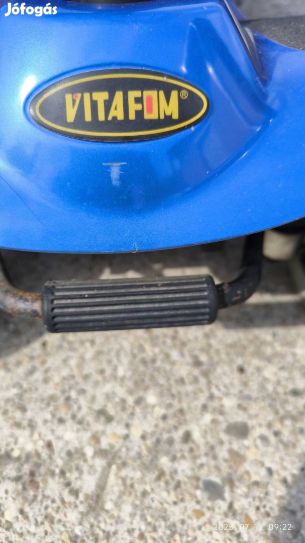 Vitafom mozgássérült moped.