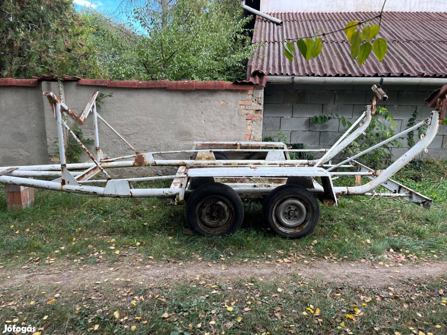 Vitorláshajó tároló sólyakocsi