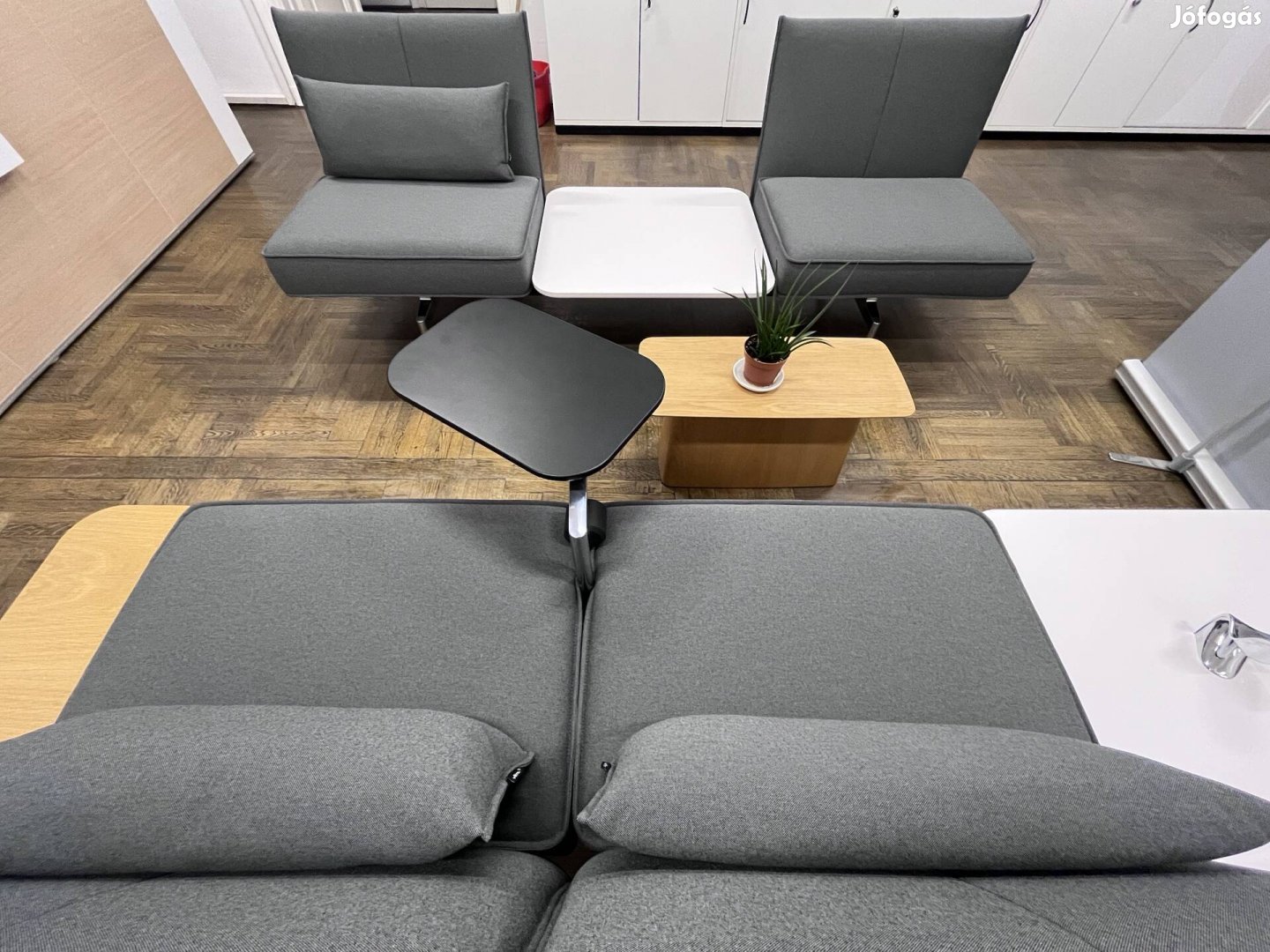 Vitra Soft Work tárgyaló kanapé elektromos csatlakozással