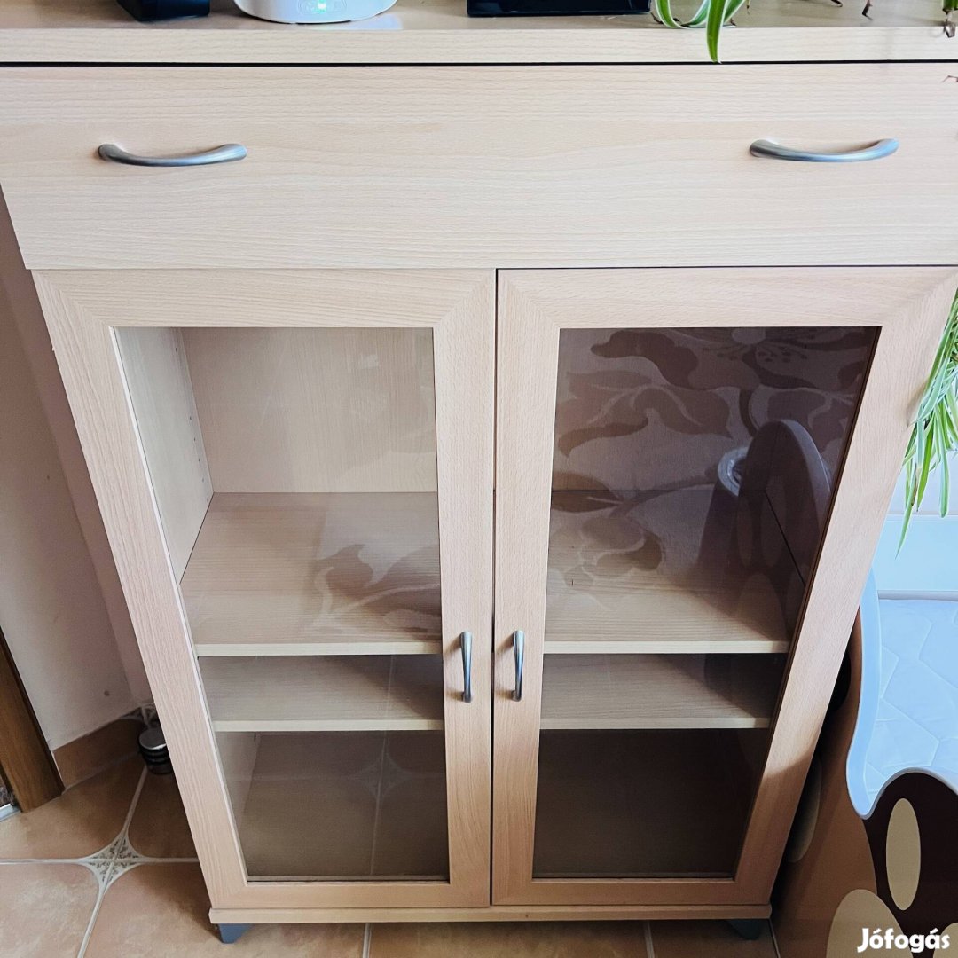 Vitrin, világos barna, üveges 125x85x34