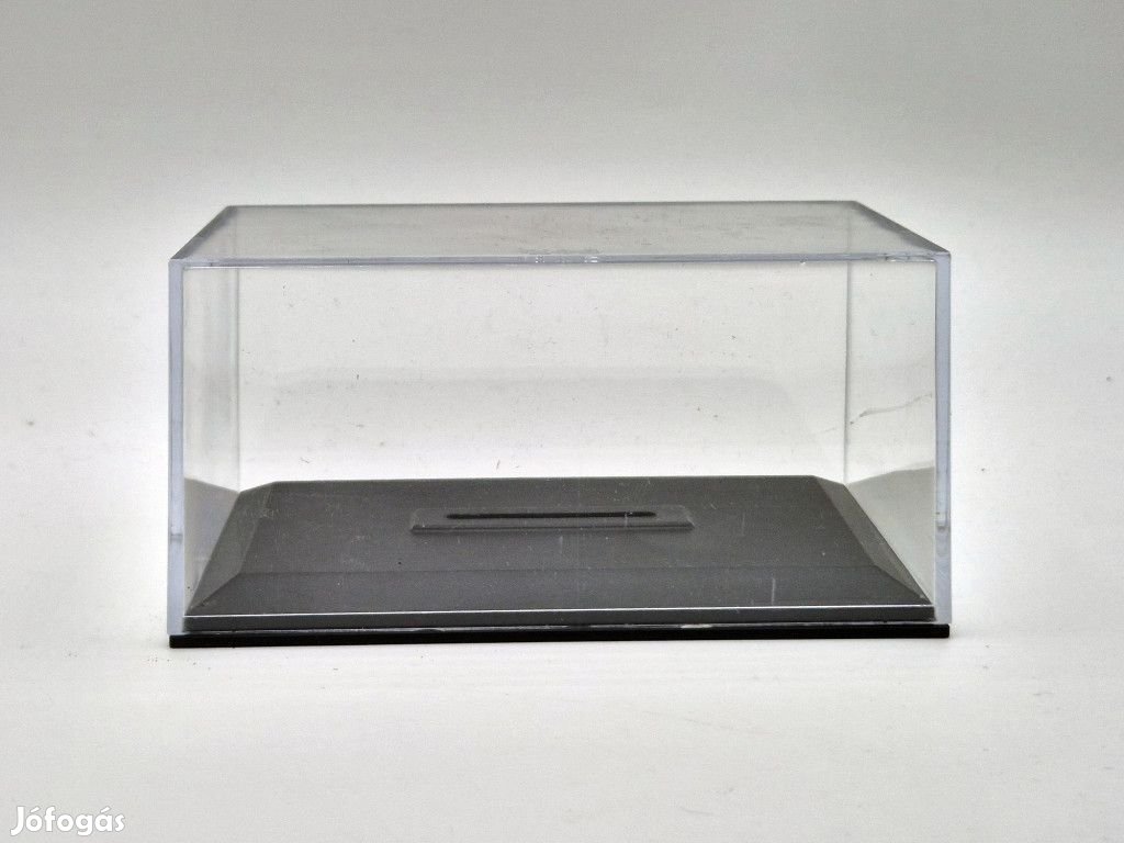Vitrin/display 1:43 méretű modellautóhoz