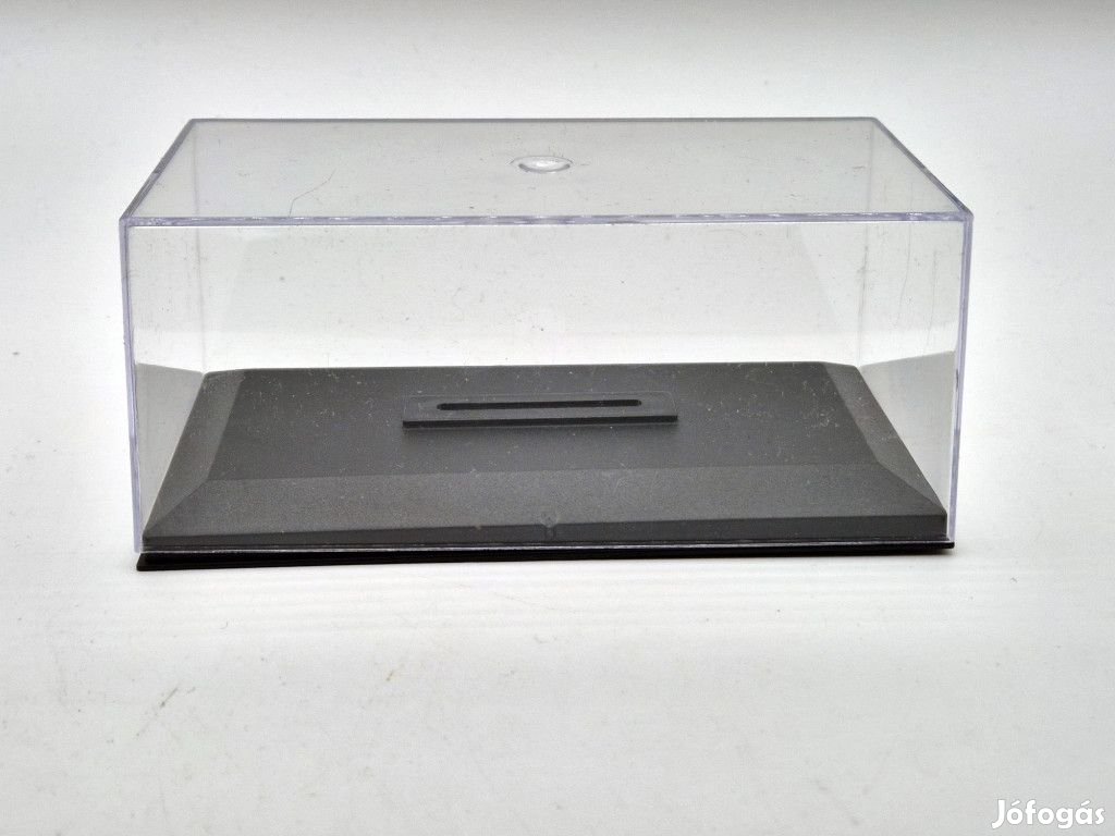Vitrin/display 1:43 méretű modellautóhoz - sérült