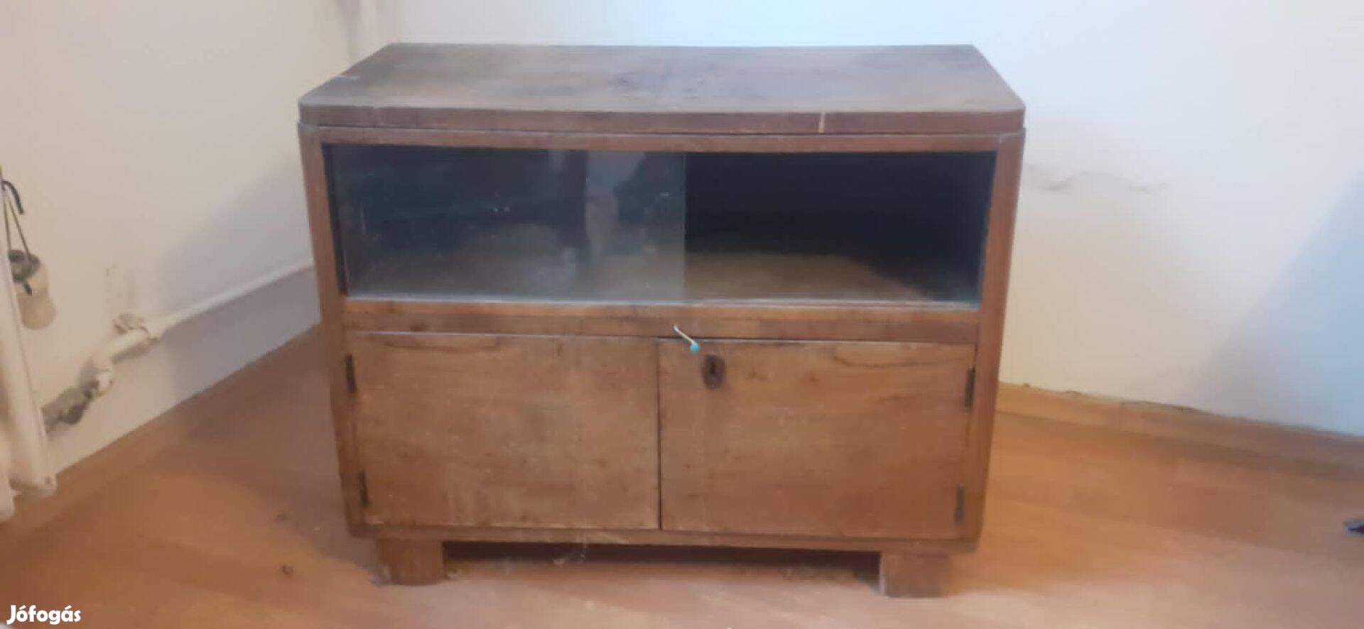 Vitrines kisszekrény eladó