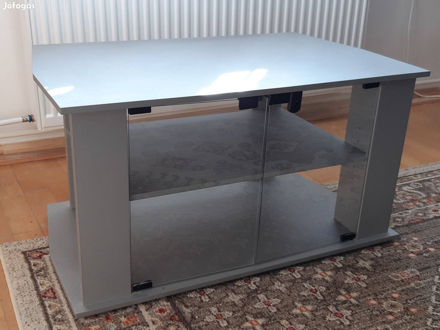 Vitrines polcos tv asztal - ezüst szürke - 44/80/48 cm