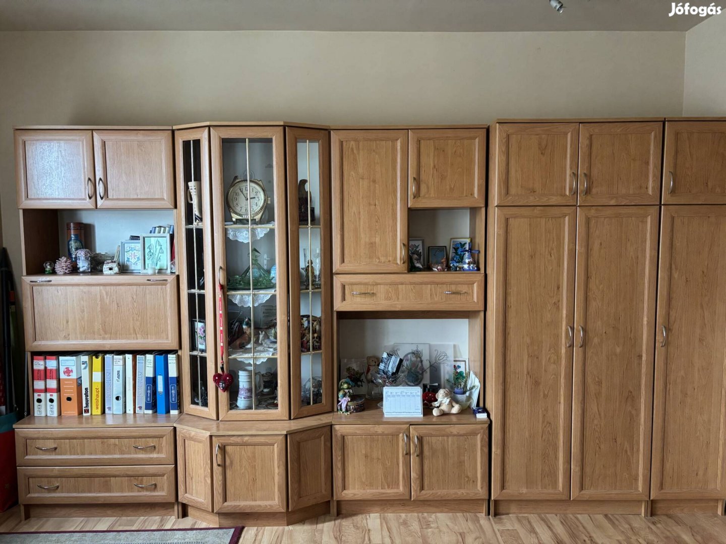 Vitrines szekrény