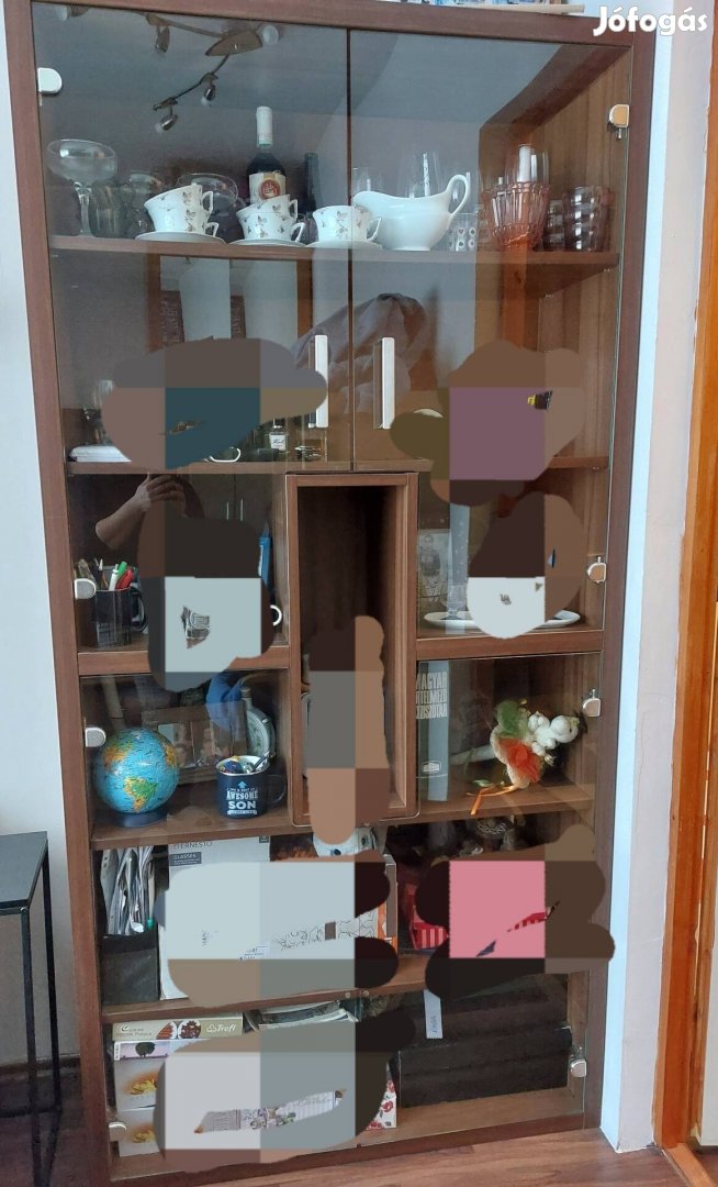 Vitrines szekrény