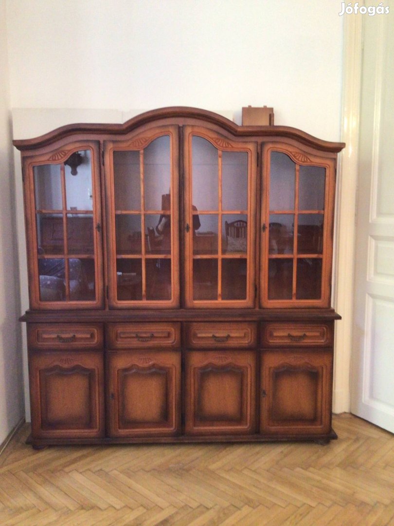 Vitrines szekrény / Tálaló