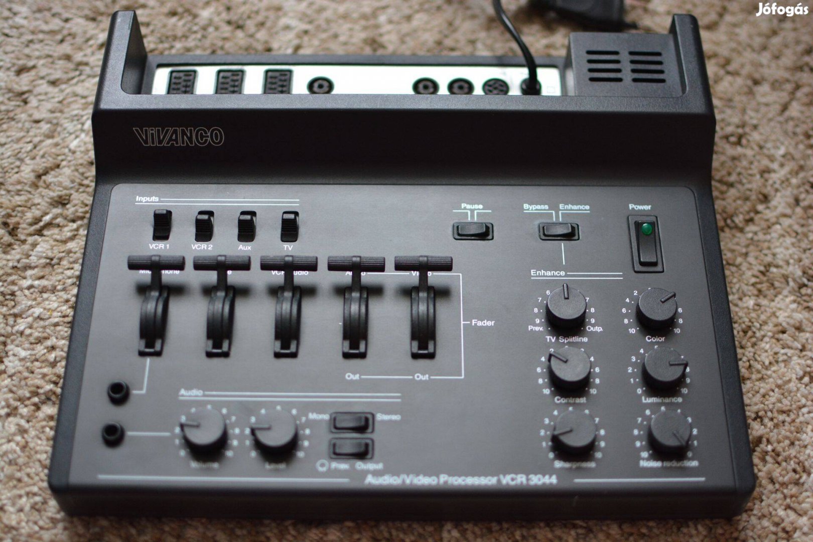 Vivanco VCR-3044 video-audio mixer, keverő