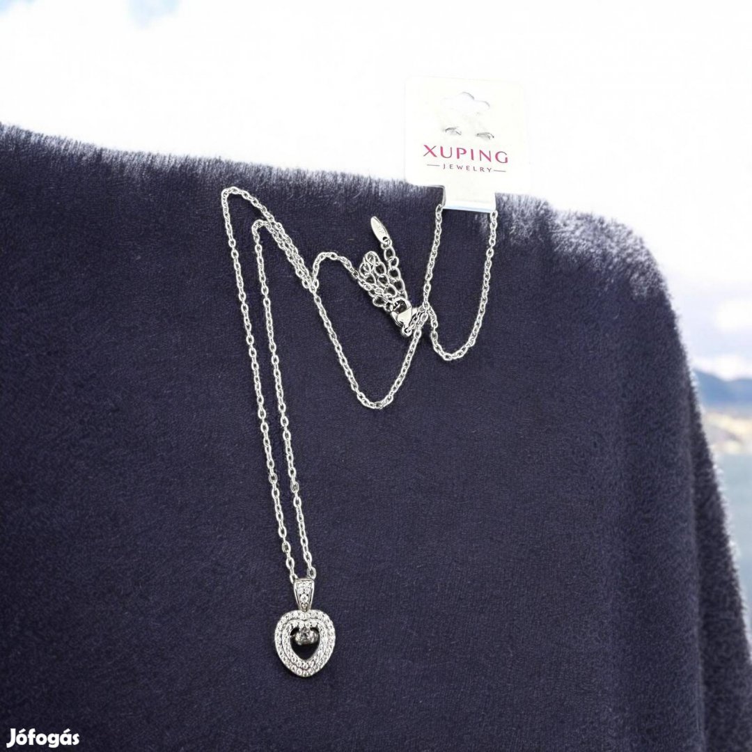 Vivien ezüst színű köves xuping nyaklánc medállal