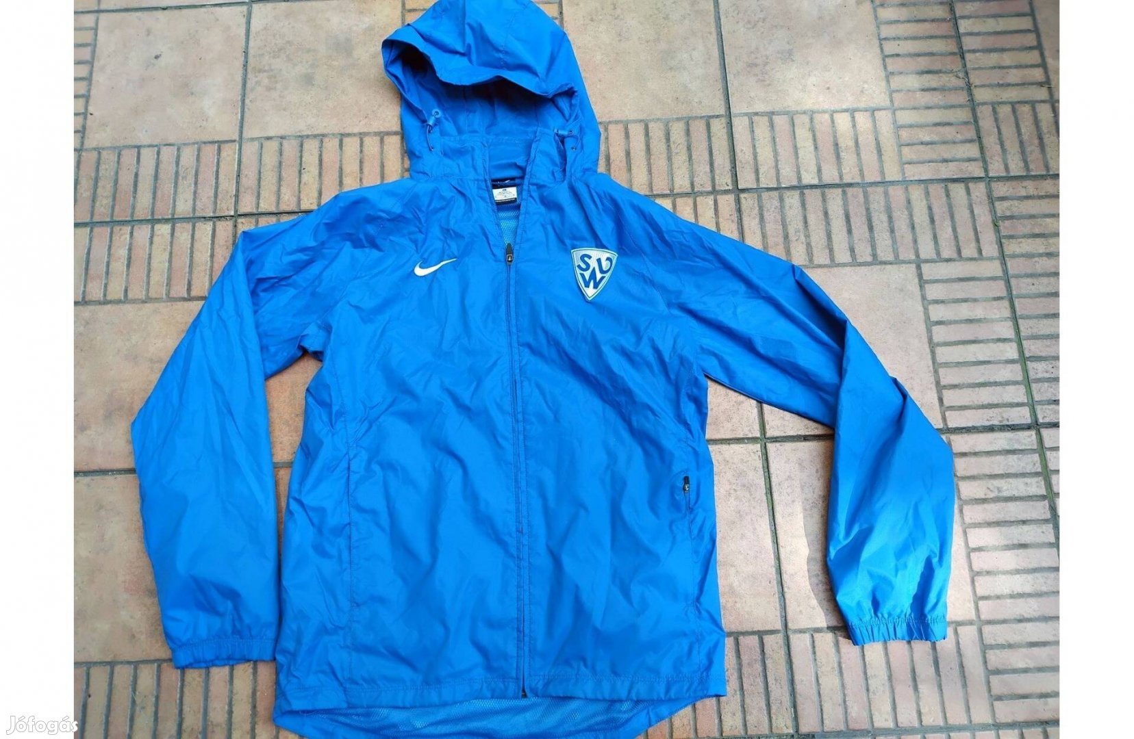 Vízálló kapucnis kabát Nike széldzseki M L