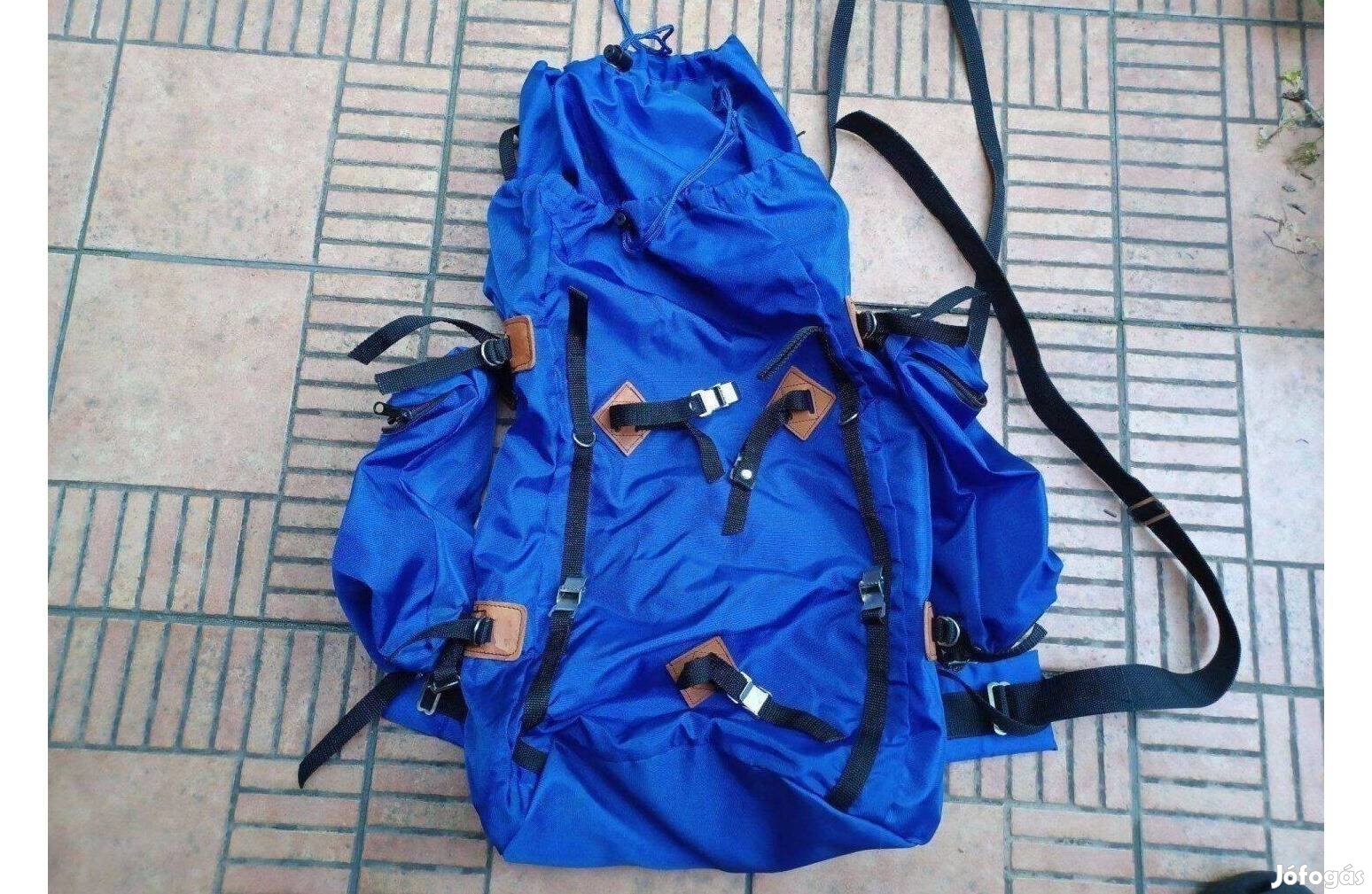Vízálló túra hátizsák zsebes bővíthető táska 75x40x20cm