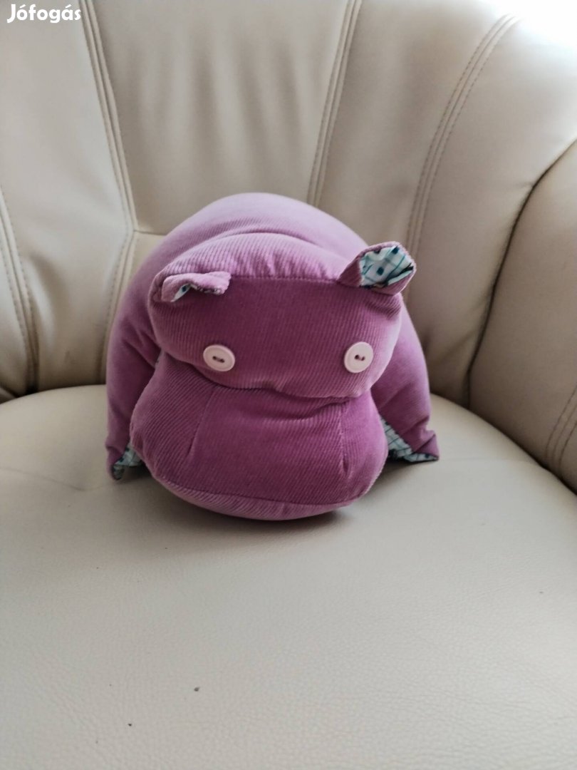 Víziló kézműves párna