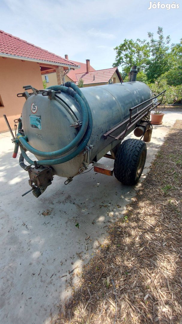 Vízszállító tartály