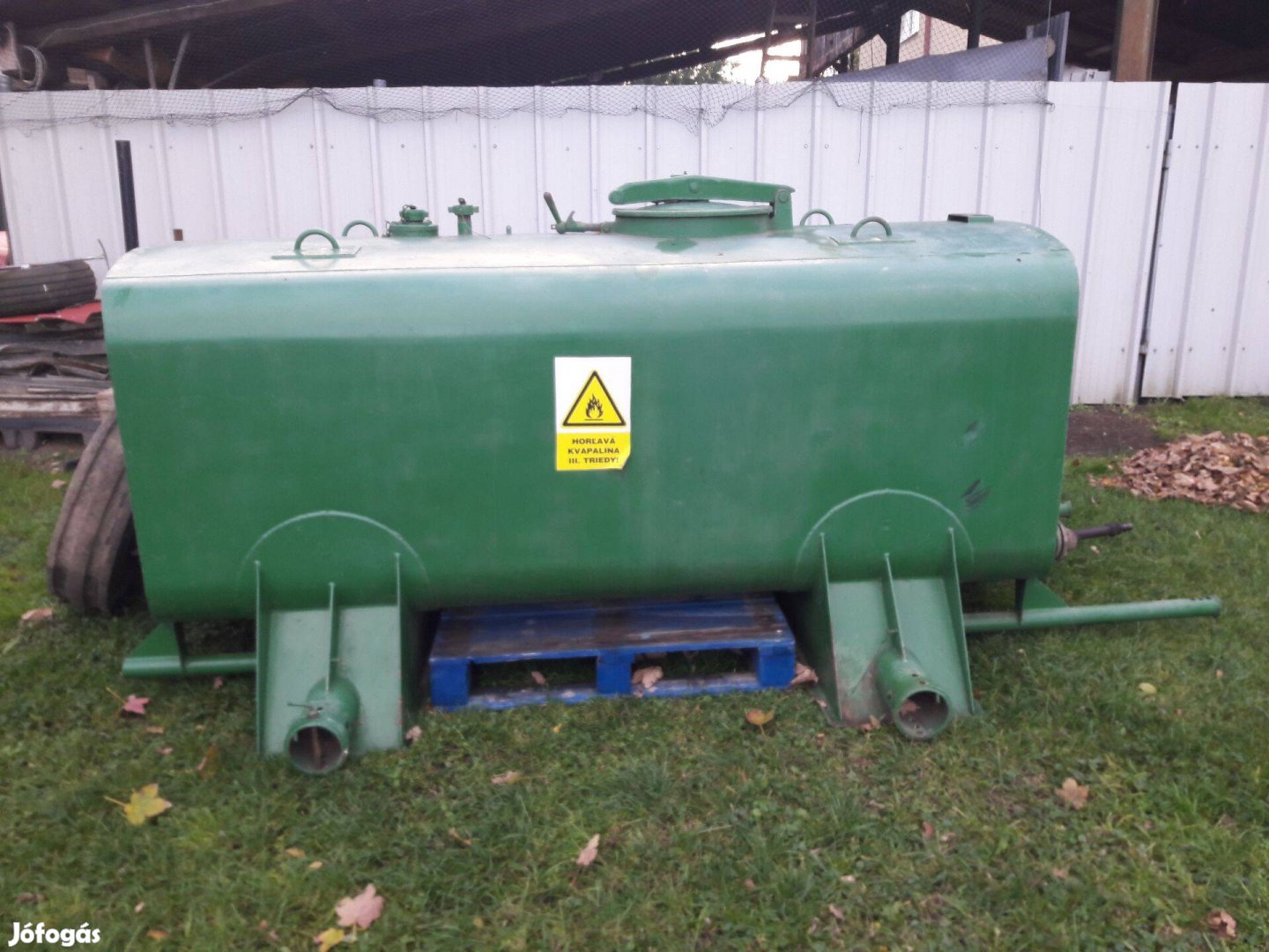 Viztartály,üzemanyagtartály