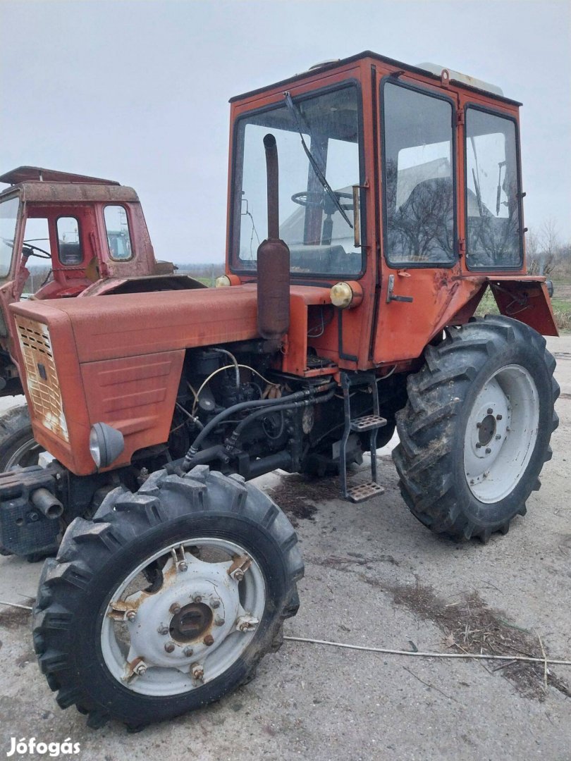 Vlagyimirec T30 traktor 4x4 hajtással elado