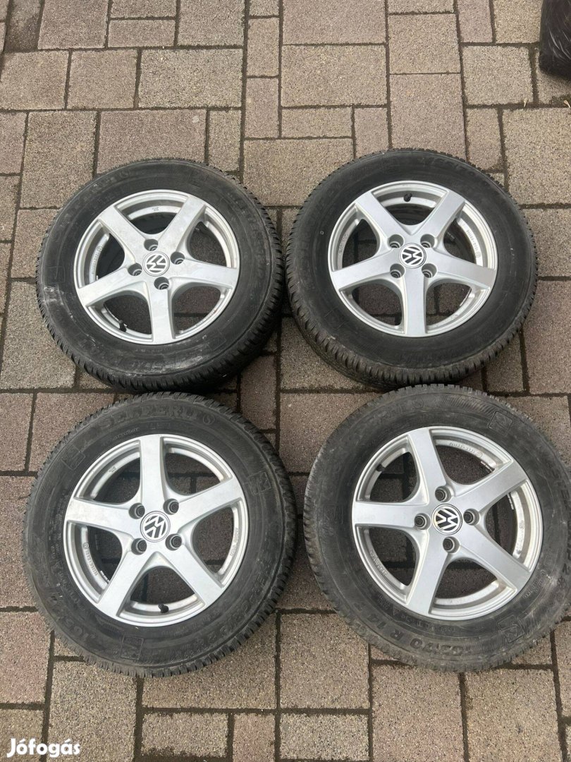 Volkswagen 14" 4x100 ET35 alufelni téli gumiabronccsal szerelve