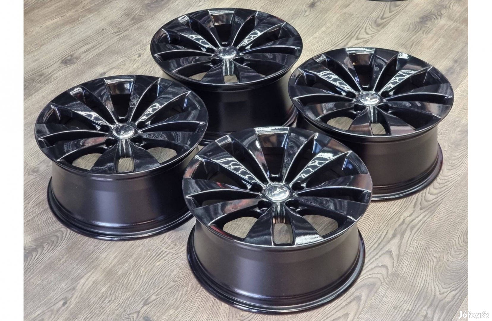 Volkswagen 17 col alufelni 5x112 Passat Scirocco Fekete