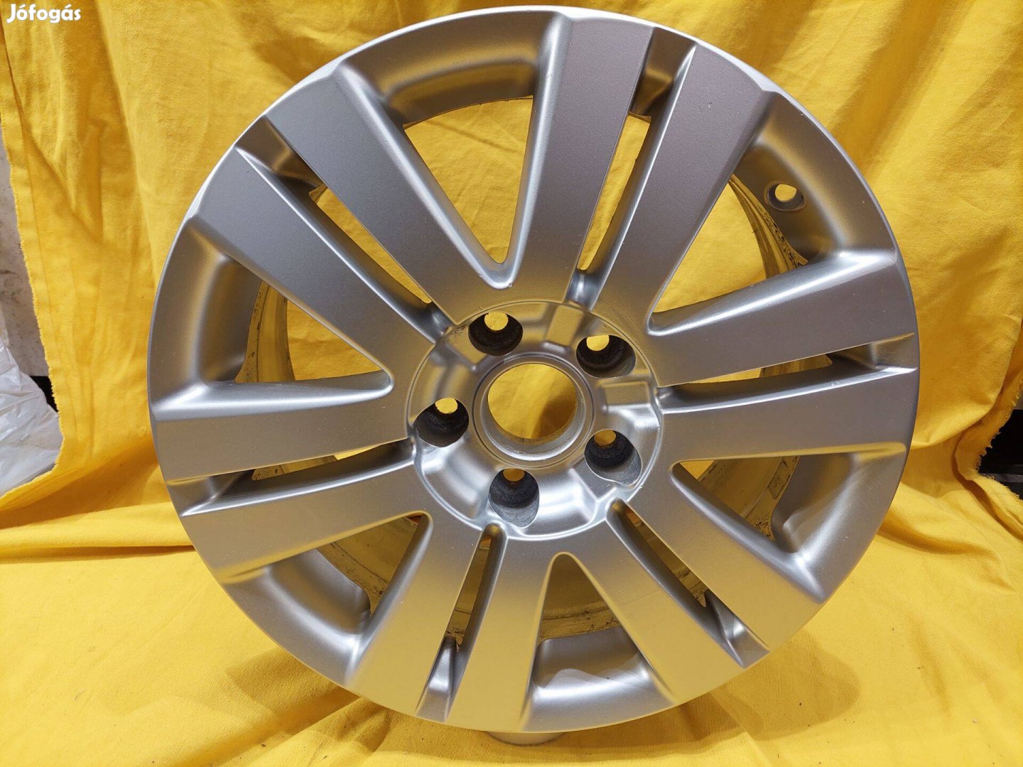 Volkswagen 1db gyári 16-os alufelni!