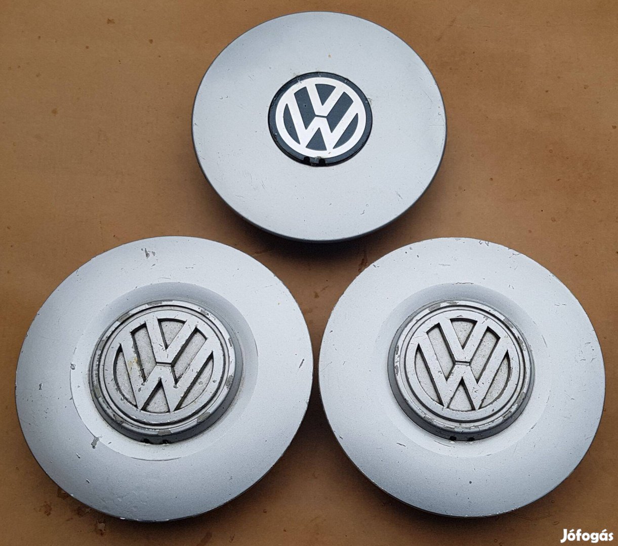 Volkswagen 4x100 lemezfelni közép, csavartakaró kupak 2+1 db