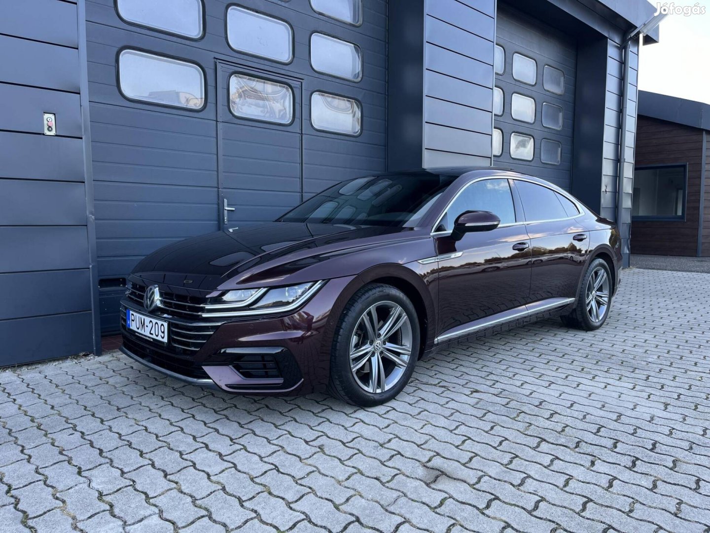 Volkswagen Arteon 2.0 TSI R-Line DSG Szervizkön...