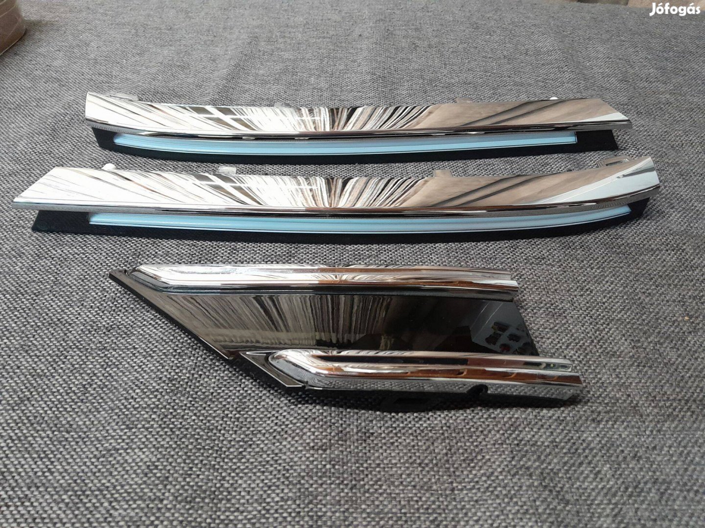 Volkswagen Arteon menetfény jobb bal lámpa díszrács