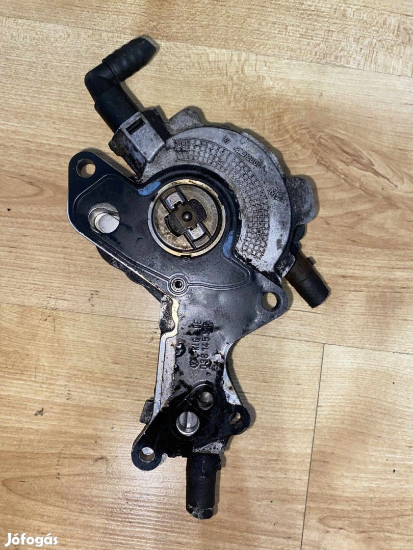 Volkswagen Audi Seat Skoda vákuumpumpa 038145215