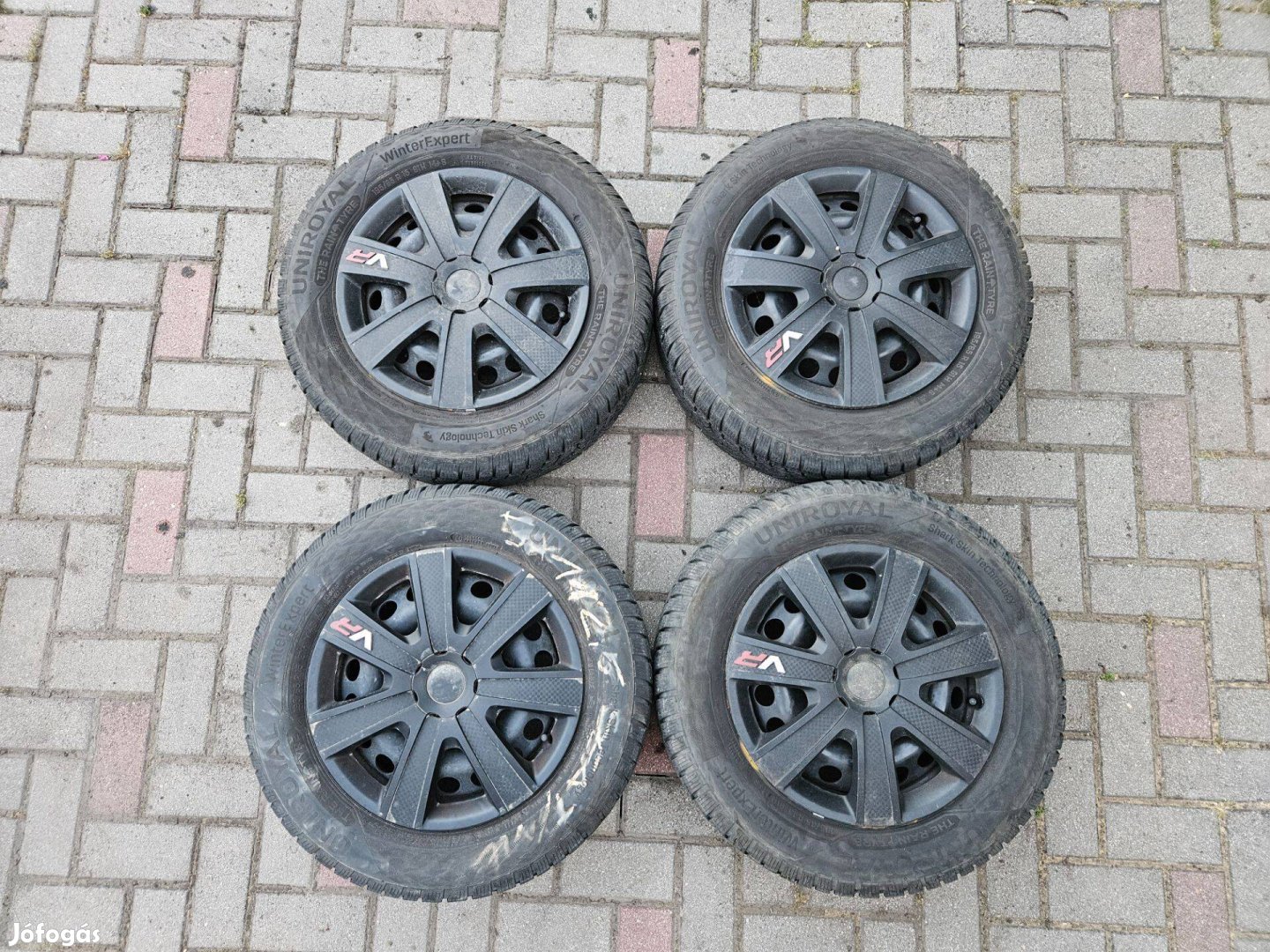 Volkswagen/Audi/Skoda/Seat lemezfelni téli gumival (5x112) 195/65 R15